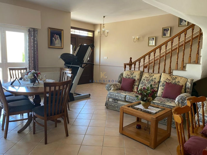 Image No.7-4 Bed House for sale