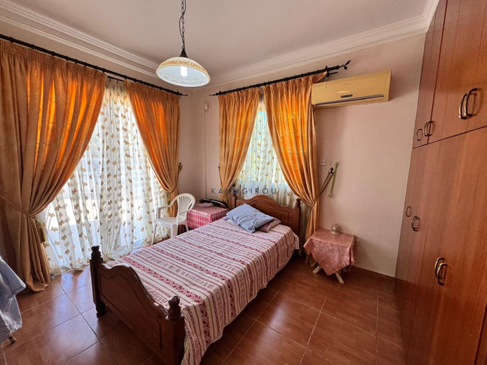 Image No.12-5 Bed House for sale