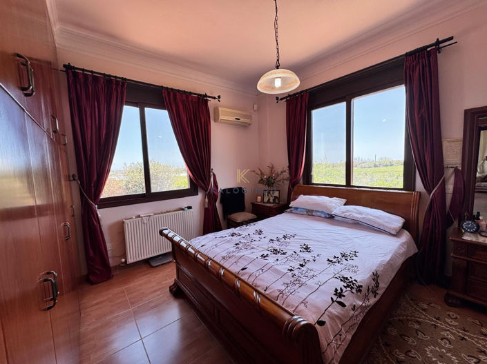 Image No.13-5 Bed House for sale