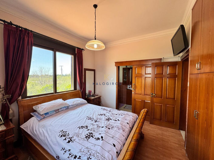 Image No.14-5 Bed House for sale
