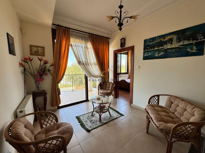 Image No.19-5 Bed House for sale