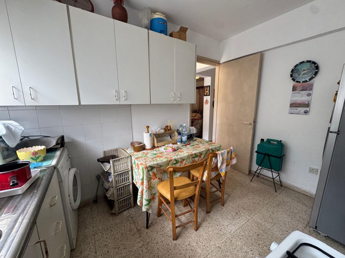 Image No.12-1 Bed House for sale