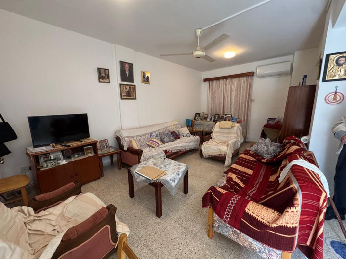 Image No.4-1 Bed House for sale