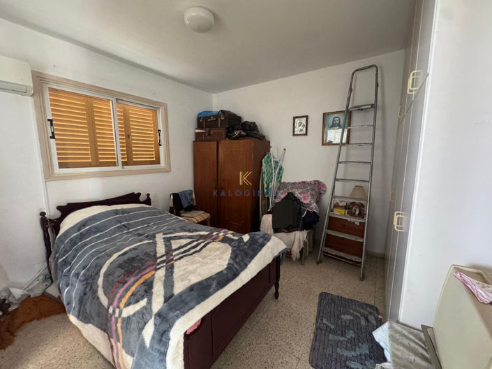 Image No.8-1 Bed House for sale