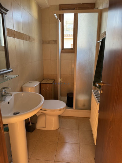 Image No.10-2 Bed House for sale