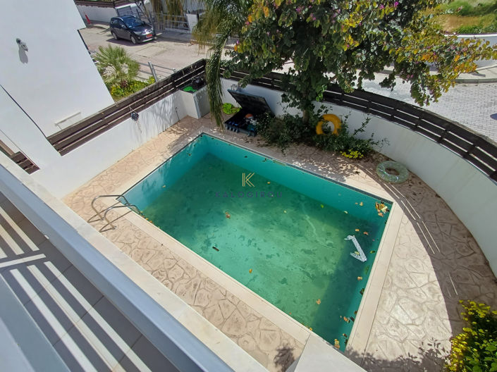 Image No.12-3 Bed House for sale