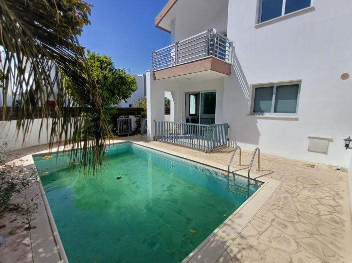 Image No.17-3 Bed House for sale