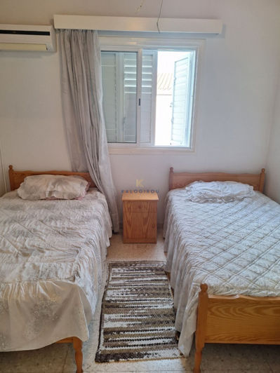 Image No.8-2 Bed House for sale