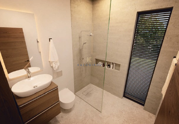 Image No.8-3 Bed House for sale