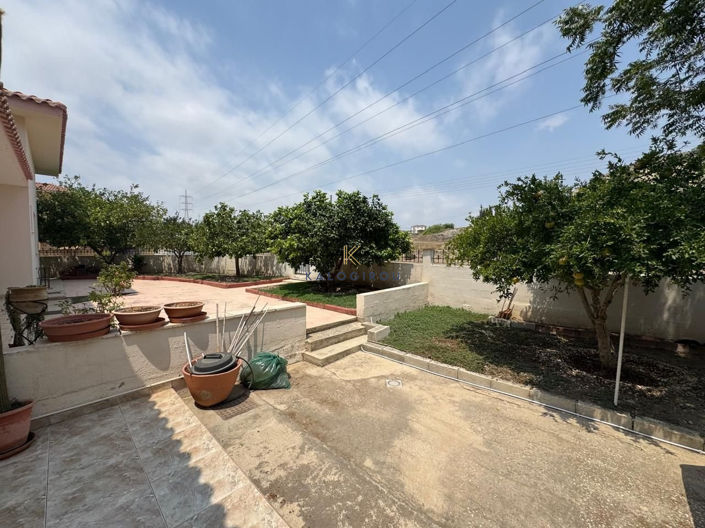 Image No.15-3 Bed House for sale
