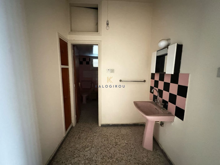 Image No.7-2 Bed House for sale