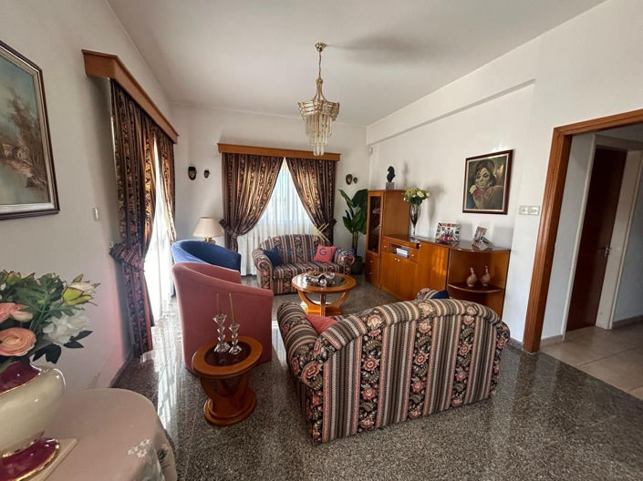 Image No.7-4 Bed House for sale