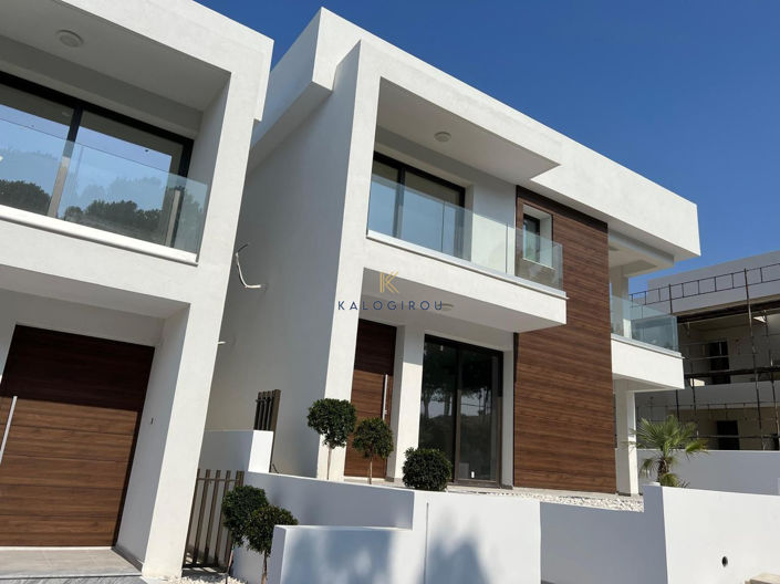 Image No.8-3 Bed House for sale