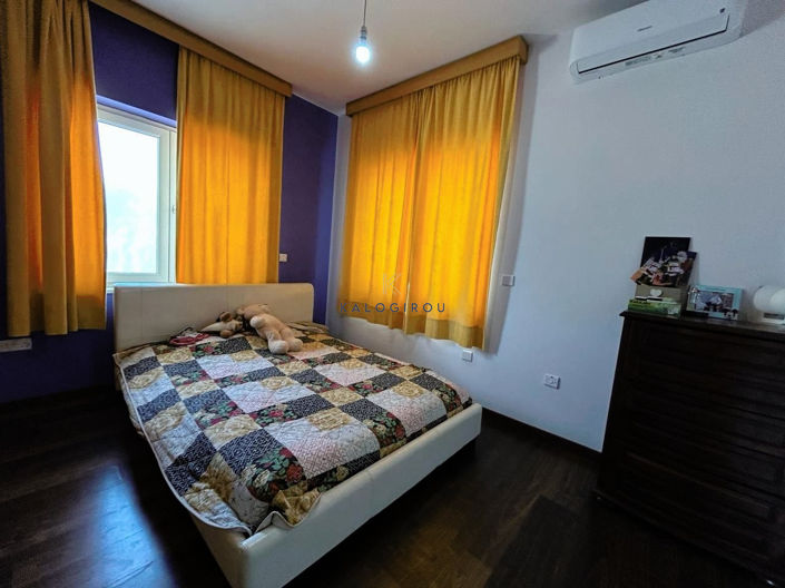 Image No.12-5 Bed House for sale