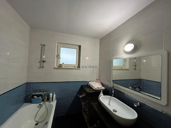 Image No.16-5 Bed House for sale