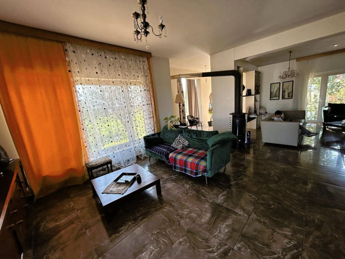 Image No.7-5 Bed House for sale