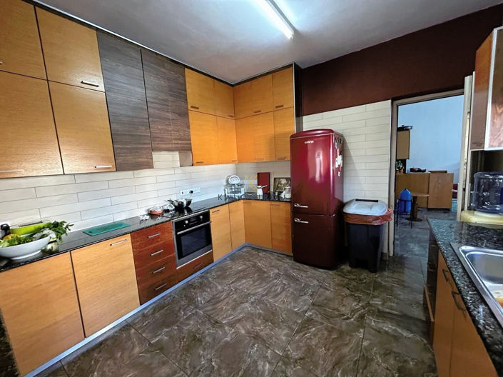 Image No.9-5 Bed House for sale