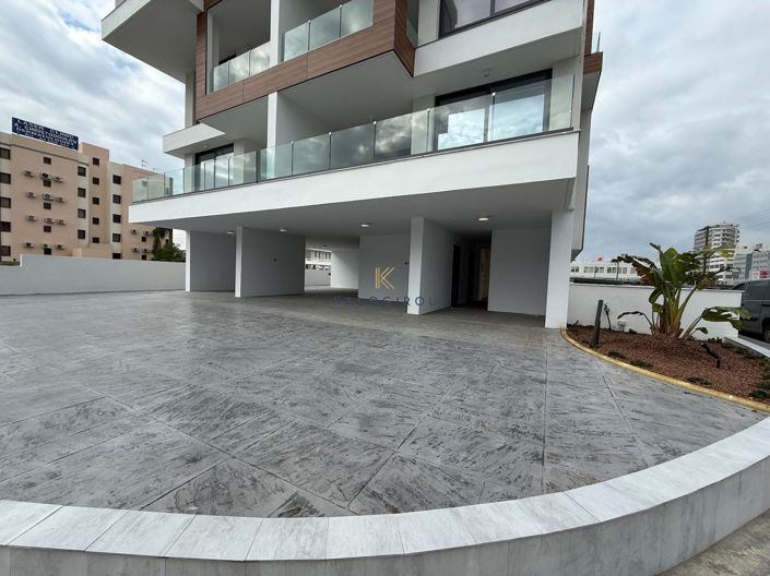 Image No.16-2 Bed Apartment for sale