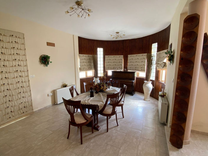 Image No.10-5 Bed House for sale