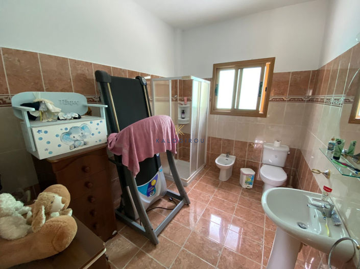 Image No.17-5 Bed House for sale