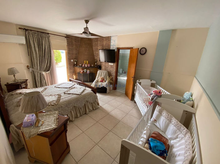Image No.19-5 Bed House for sale