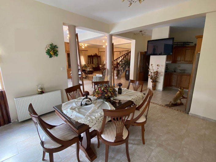 Image No.9-5 Bed House for sale