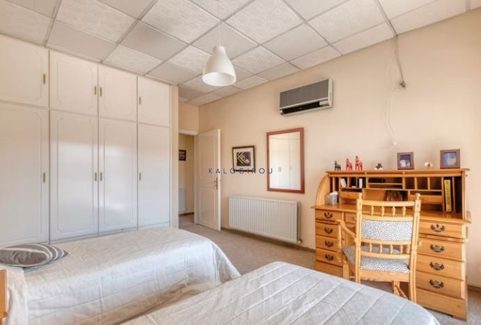 Image No.16-7 Bed House for sale
