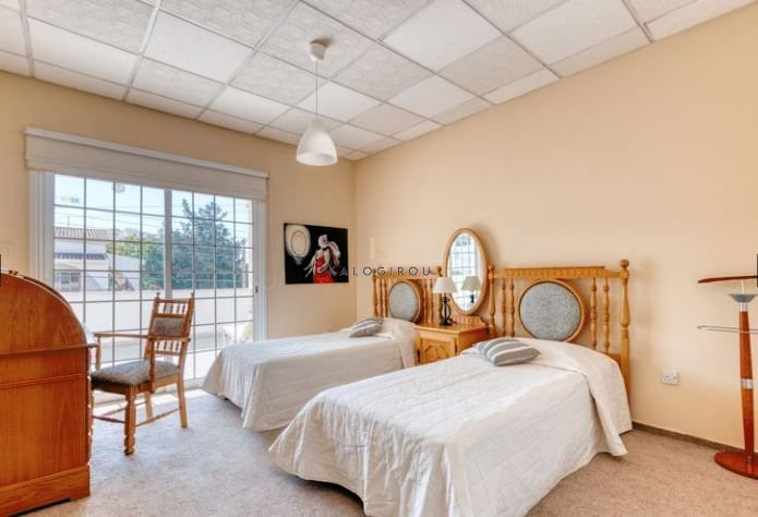 Image No.17-7 Bed House for sale