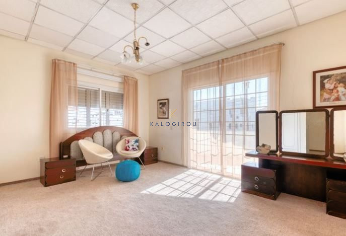Image No.20-7 Bed House for sale