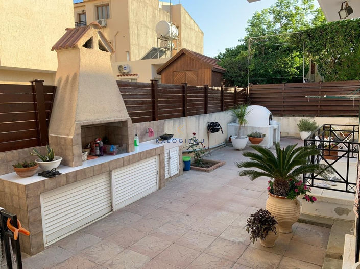 Image No.18-3 Bed House for sale