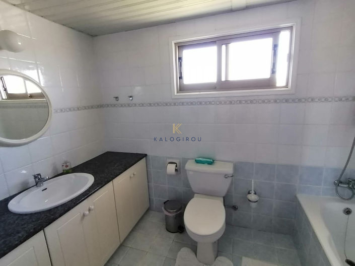 Image No.16-4 Bed House for sale