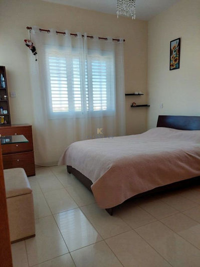 Image No.9-3 Bed House for sale