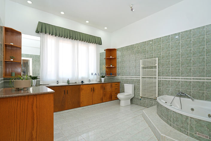 Image No.16-3 Bed House for sale