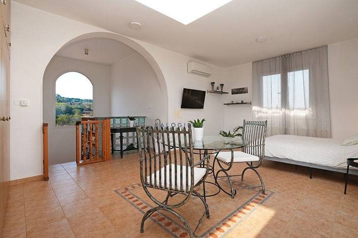 Image No.20-3 Bed House for sale