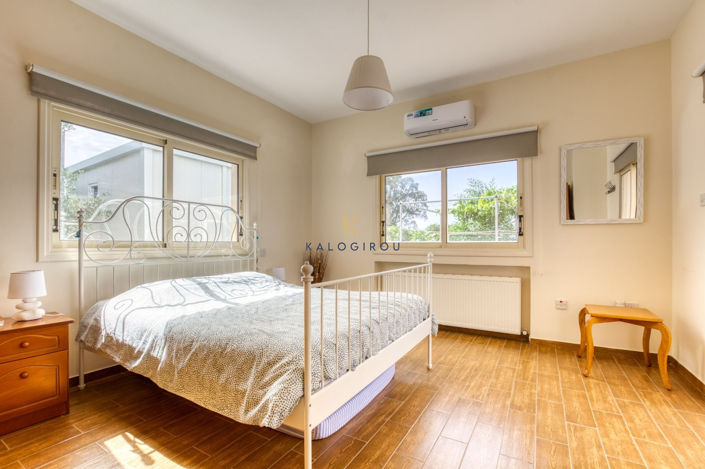 Image No.12-4 Bed House for sale