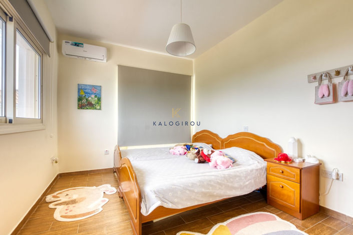 Image No.20-4 Bed House for sale