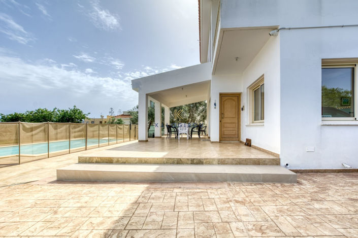 Image No.25-4 Bed House for sale
