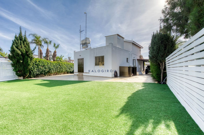 Image No.18-3 Bed House for sale