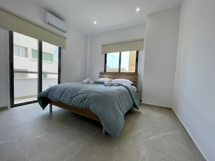 Image No.23-2 Bed Apartment for sale