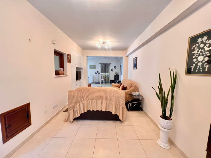 Image No.10-4 Bed House for sale