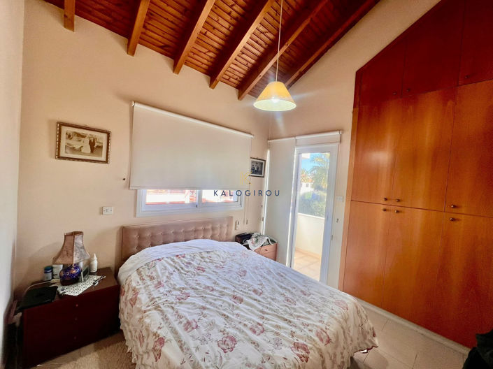 Image No.17-4 Bed House for sale