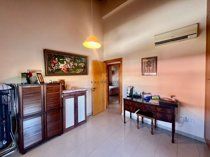 Image No.19-4 Bed House for sale