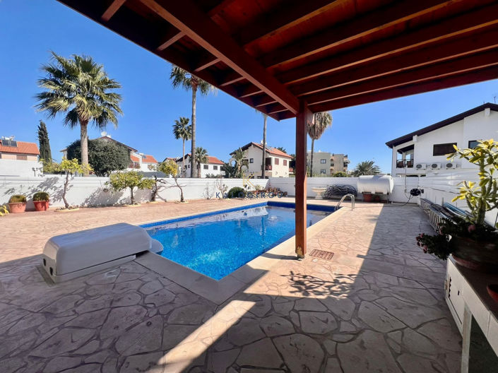 Image No.32-4 Bed House for sale