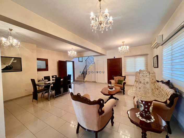 Image No.4-4 Bed House for sale