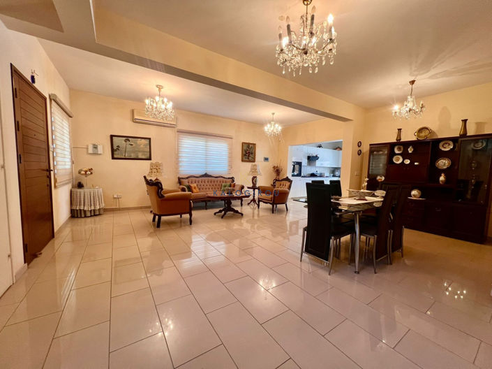 Image No.5-4 Bed House for sale