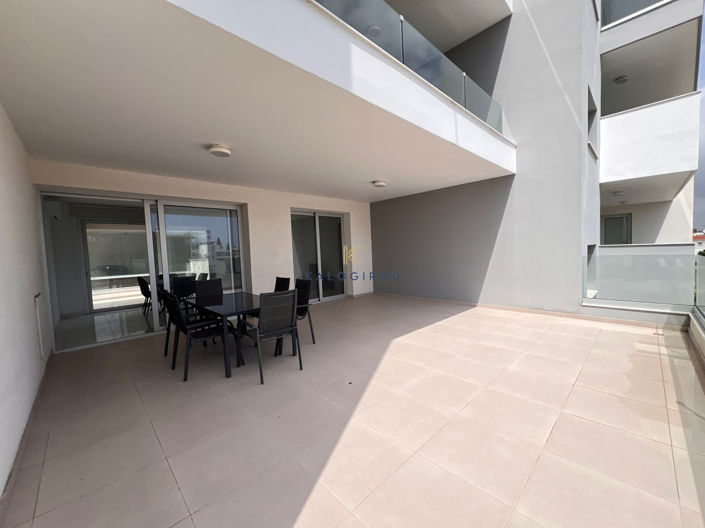 Image No.20-2 Bed Apartment for sale