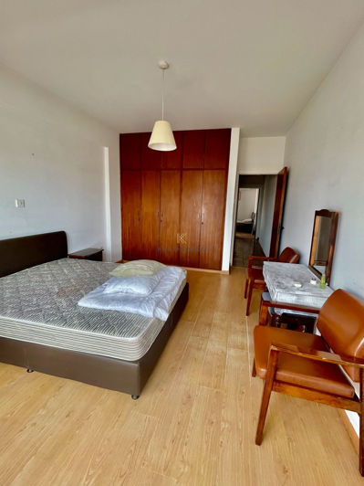 Image No.11-25 Bed Property for sale