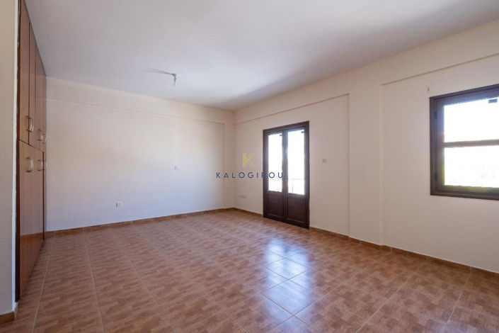 Image No.14-4 Bed House for sale