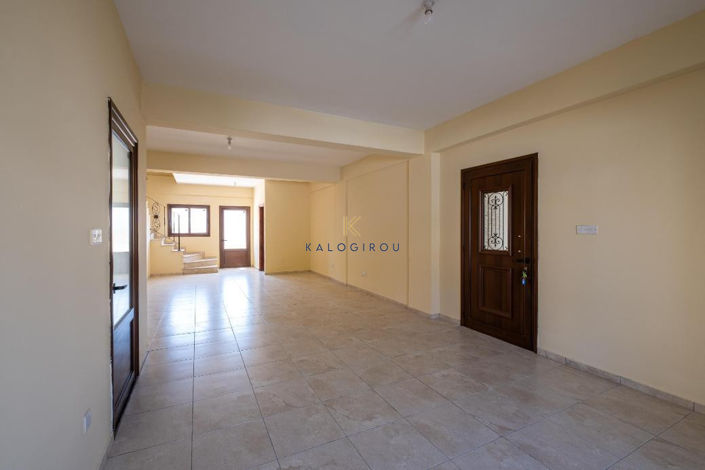 Image No.3-4 Bed House for sale