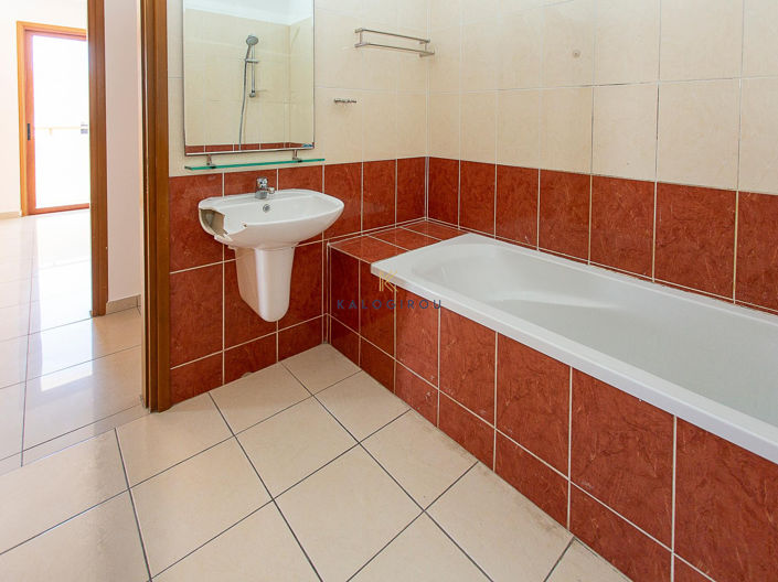 Image No.8-2 Bed Apartment for sale
